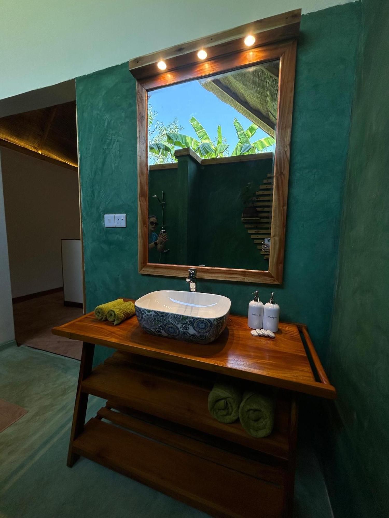 Hotel Kidoti Bay Extérieur photo